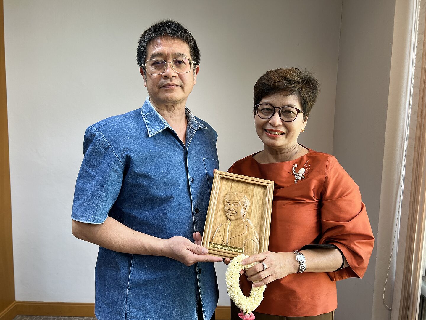 สำนักวิชาเทคโนโลยีสารสนเทศ มหาวิทยาลัยแม่ฟ้าหลวง ได้ร่วมพิธีรดน้ำดำหัวอธิการบดีและรองอธิการบดี เนื่องในโอกาสเทศกาลปีใหม่เมือง