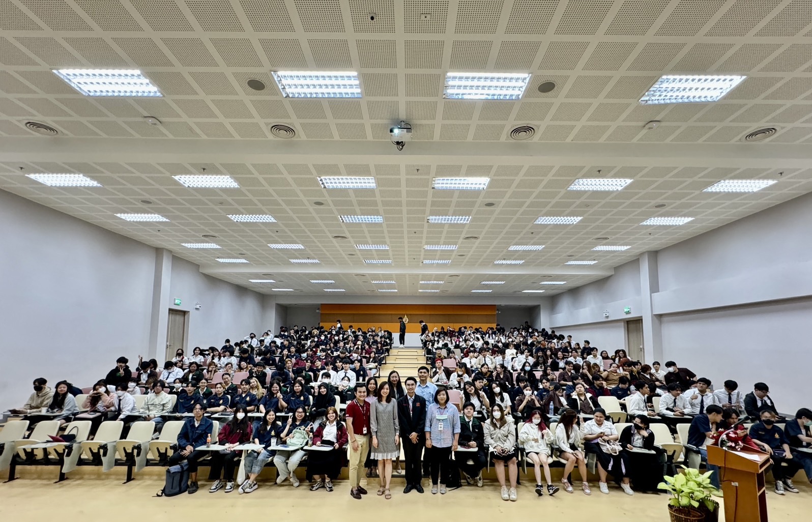 สำนักวิชาเทคโนโลยีสารสนเทศ ร่วมกับ ส่วนจัดหางานและฝึกงานของนักศึกษา จัดกิจกรรม 