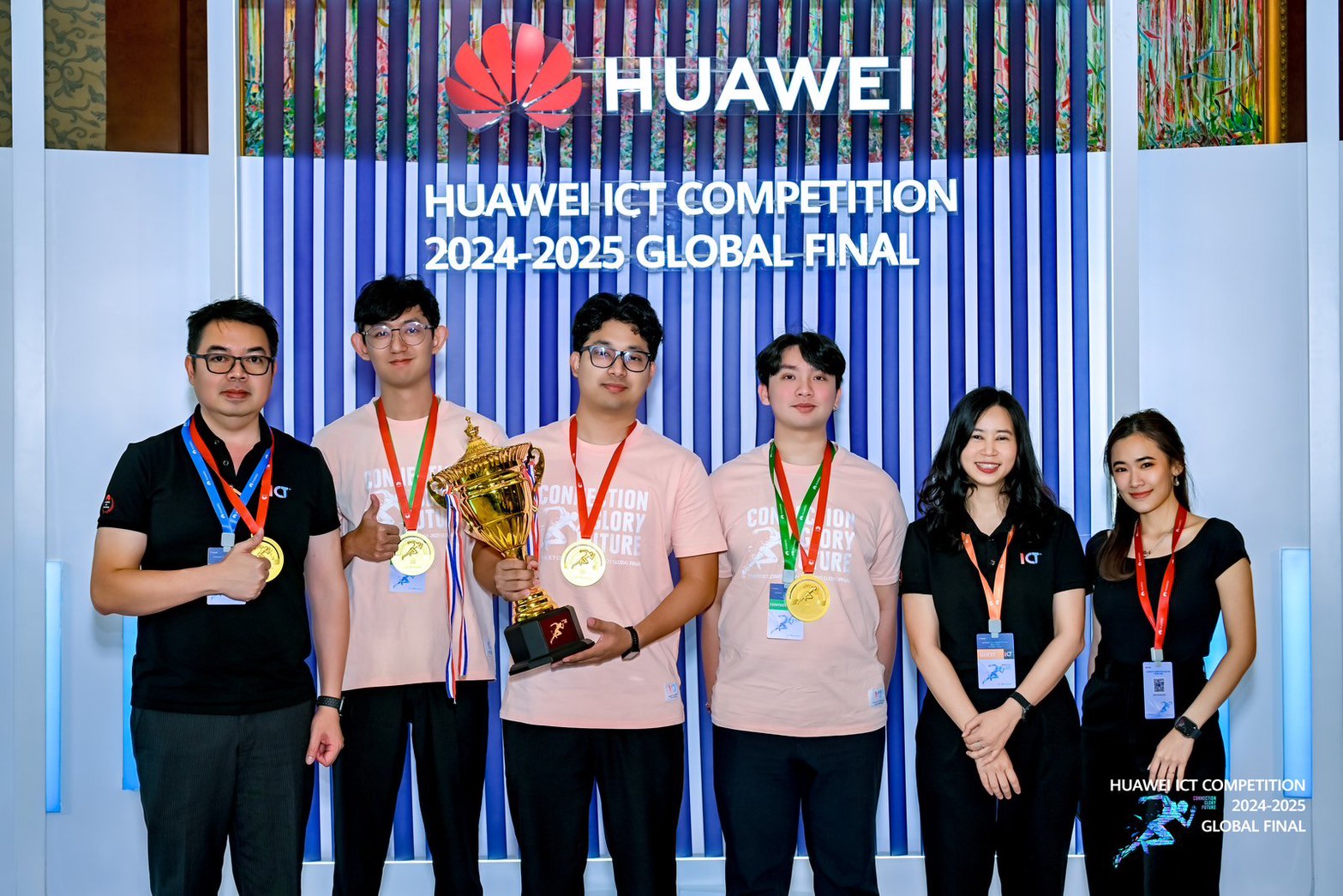 นักศึกษา ADT มฟล. สร้างชื่อเสียงระดับชาติ คว้ารางวัลอันดับ 3 ในการแข่งขัน Huawei ICT Competition 2024-2025 Global Final Round ประเภท Practice Competition: Networking Track