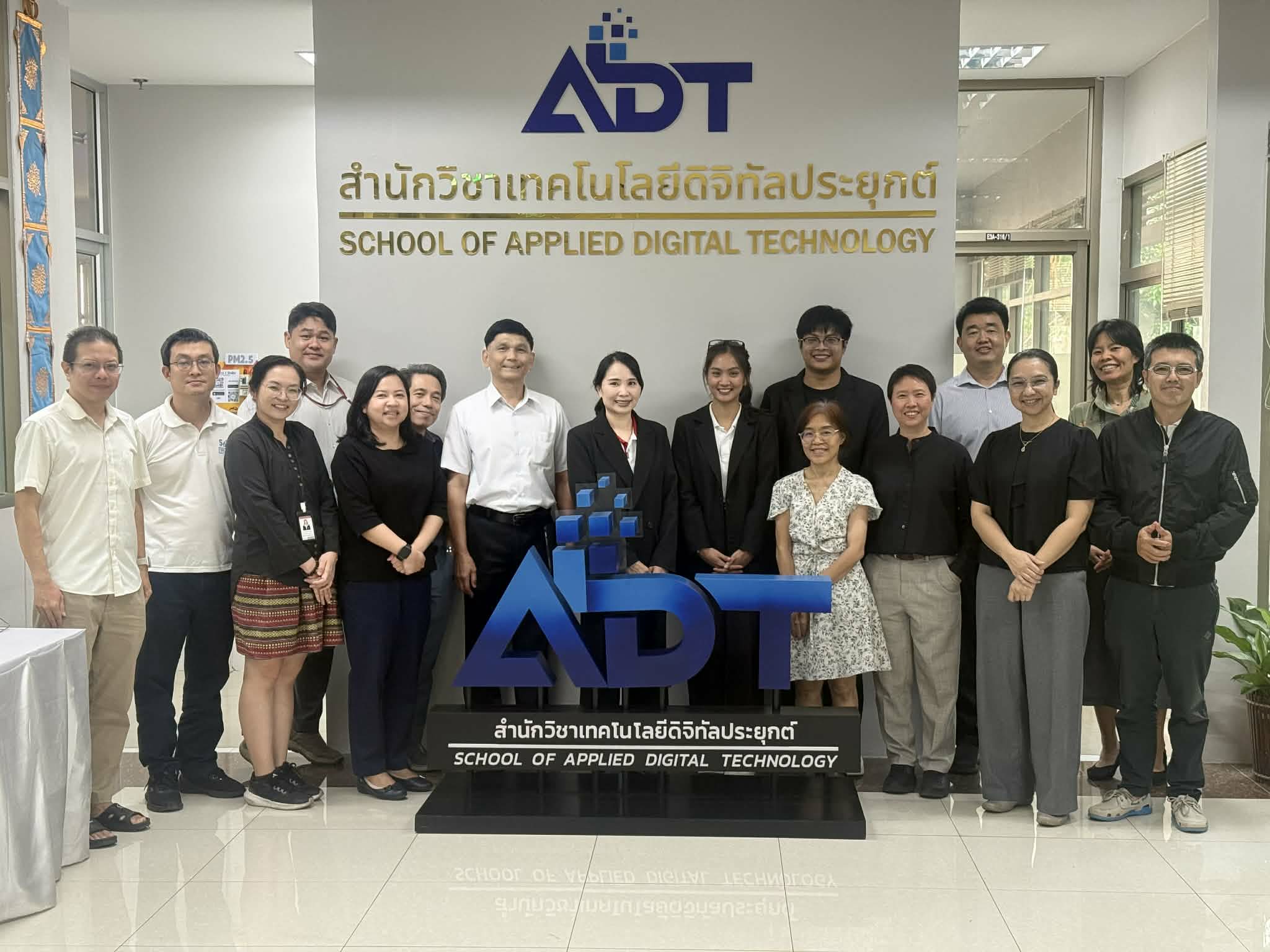 The School of Applied Digital Technology organizes an intensive workshop for staff and graduate students to enhance high-level textbook and research paper writing skills