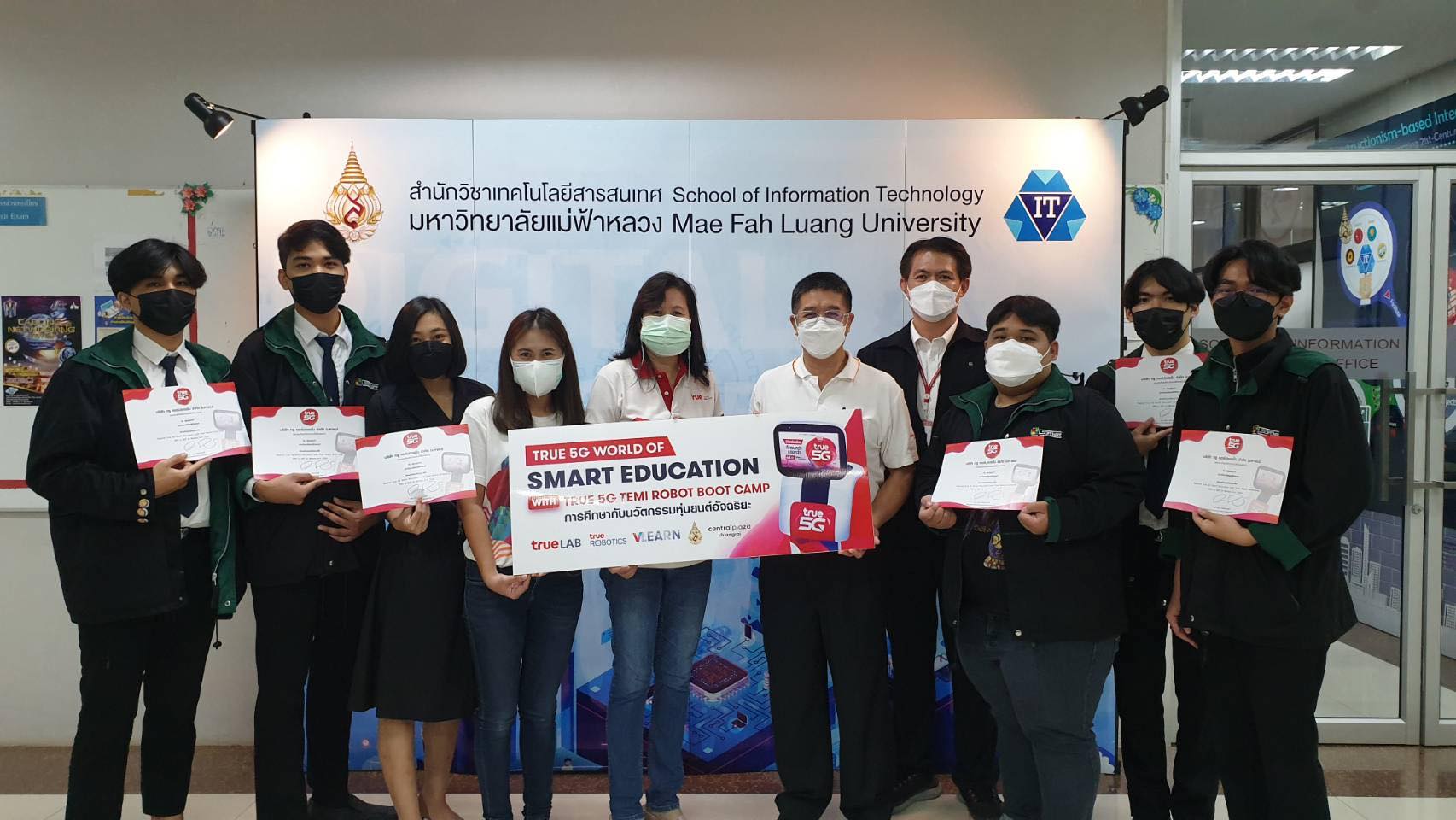 นักศึกษาไอทีได้เข้าร่วมการแข่งขัน True5G World of Smart Education with Temi Robot Bootcamp รอบชิงชนะเลิศ